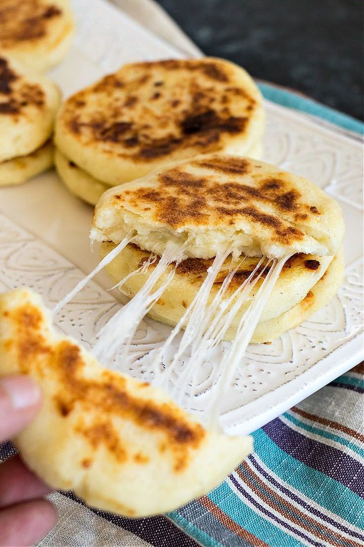 Arepa de queso x 6 und mayorista