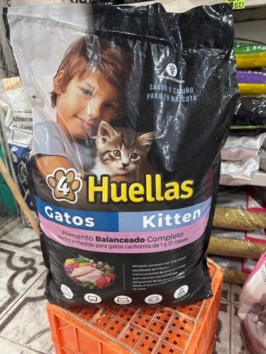 4 huellas gatito 10kg
