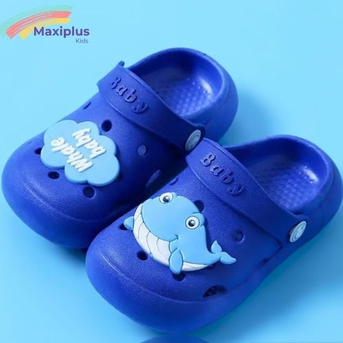 Cholas tipo crocs, ballena azul