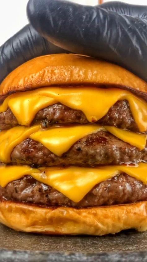 CHEESE BURGER TRIPLE