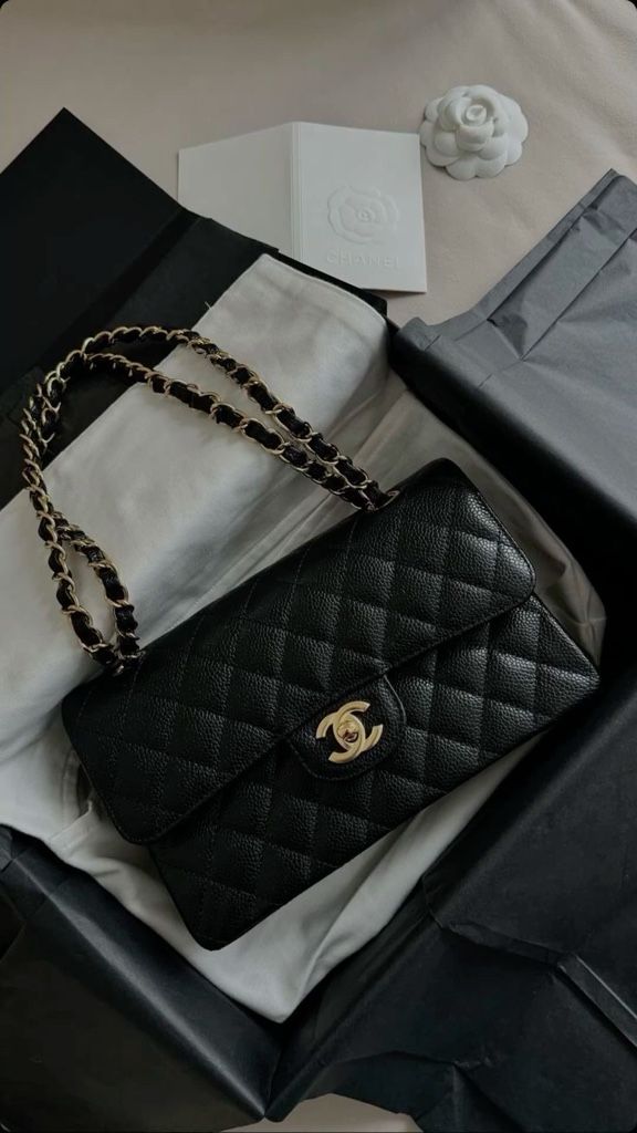 B.CHANEL