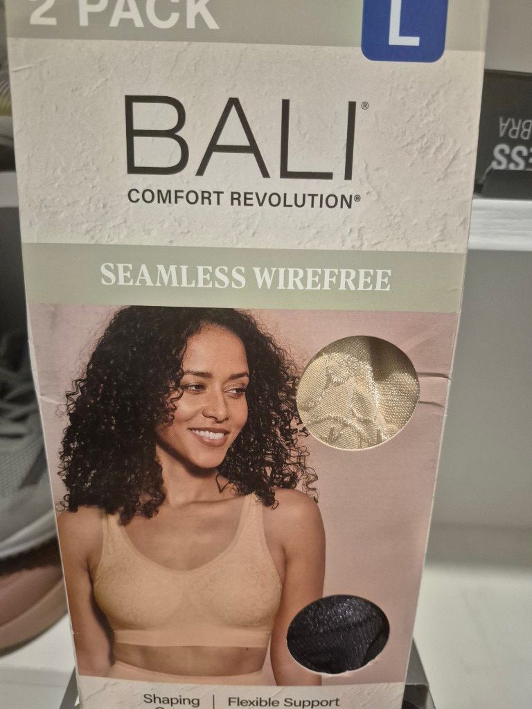 Bali brassiere nude