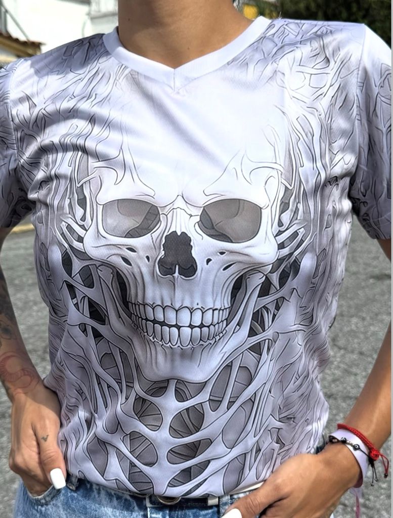 Camisa de calavera blanca
