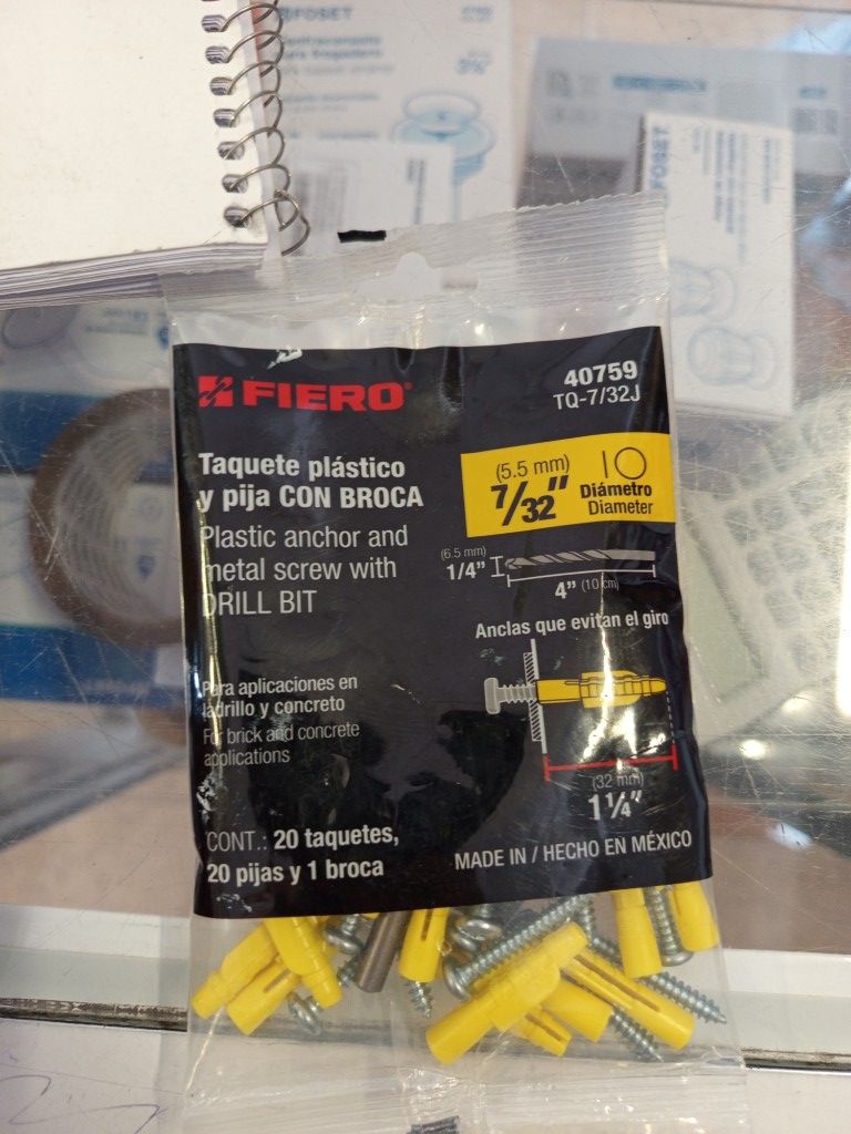 Fiero taquete plastico con broca