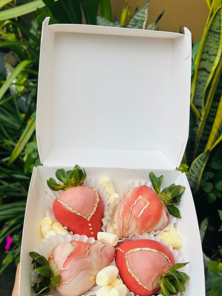 Caja de 4 fresas personalizadas