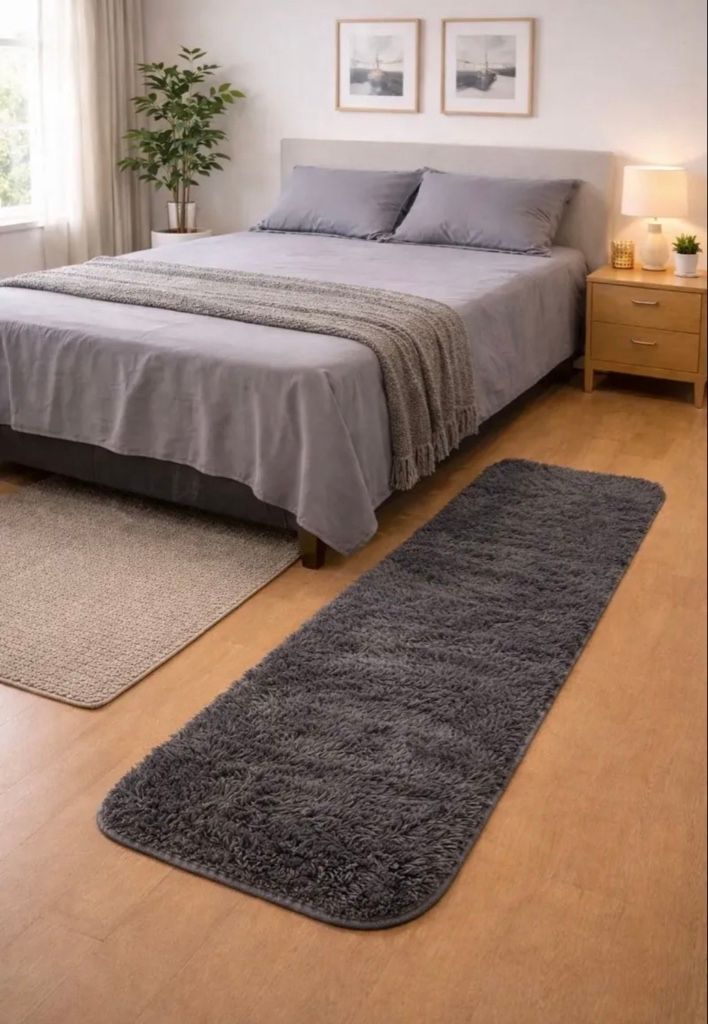 Alfombra nórdica costado de cama