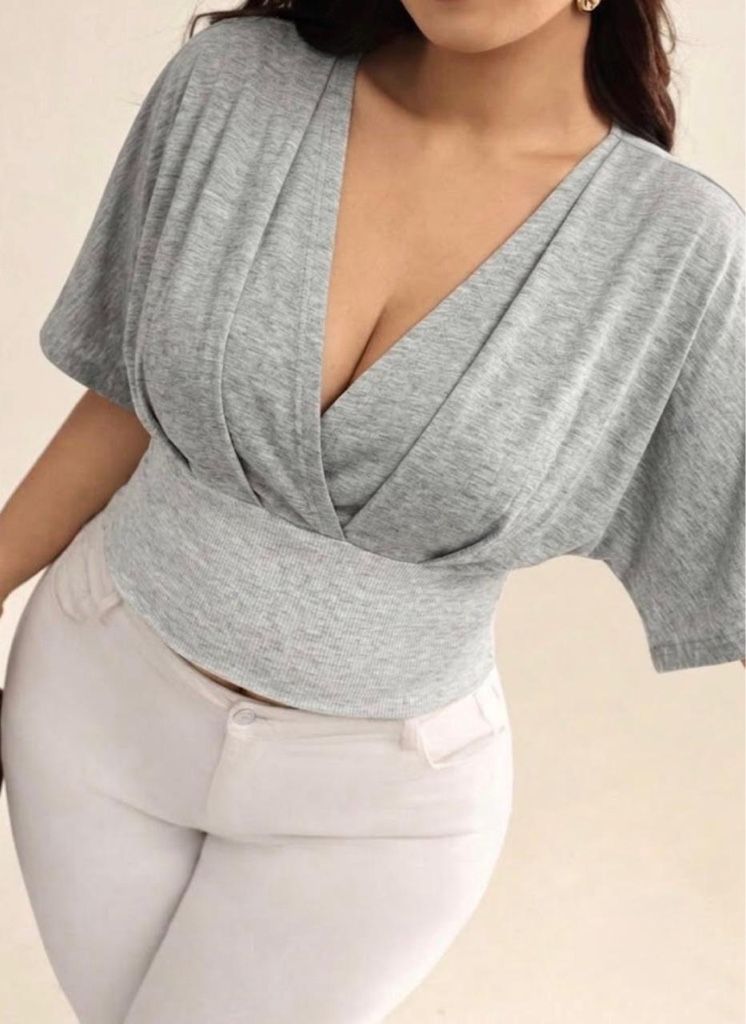 Blusa gris cuello V