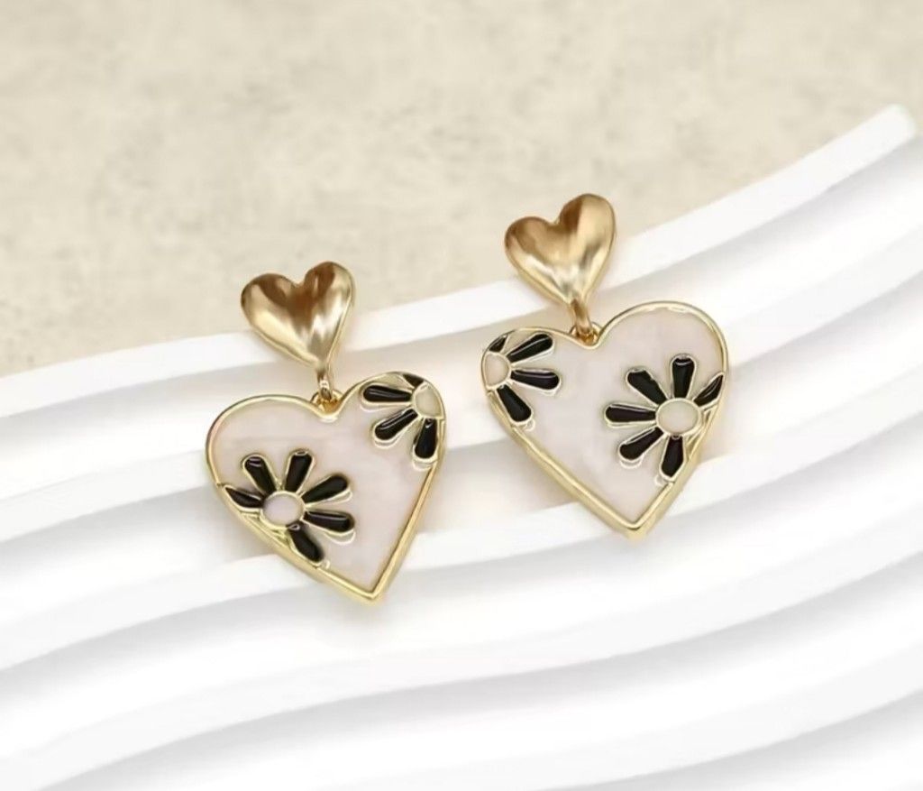 Aros corazon blancos