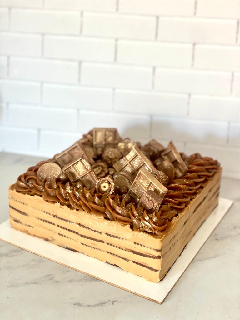 Chocotorta cuadrada con chocolates - chocotorta clasica - Chocotorta personalizada