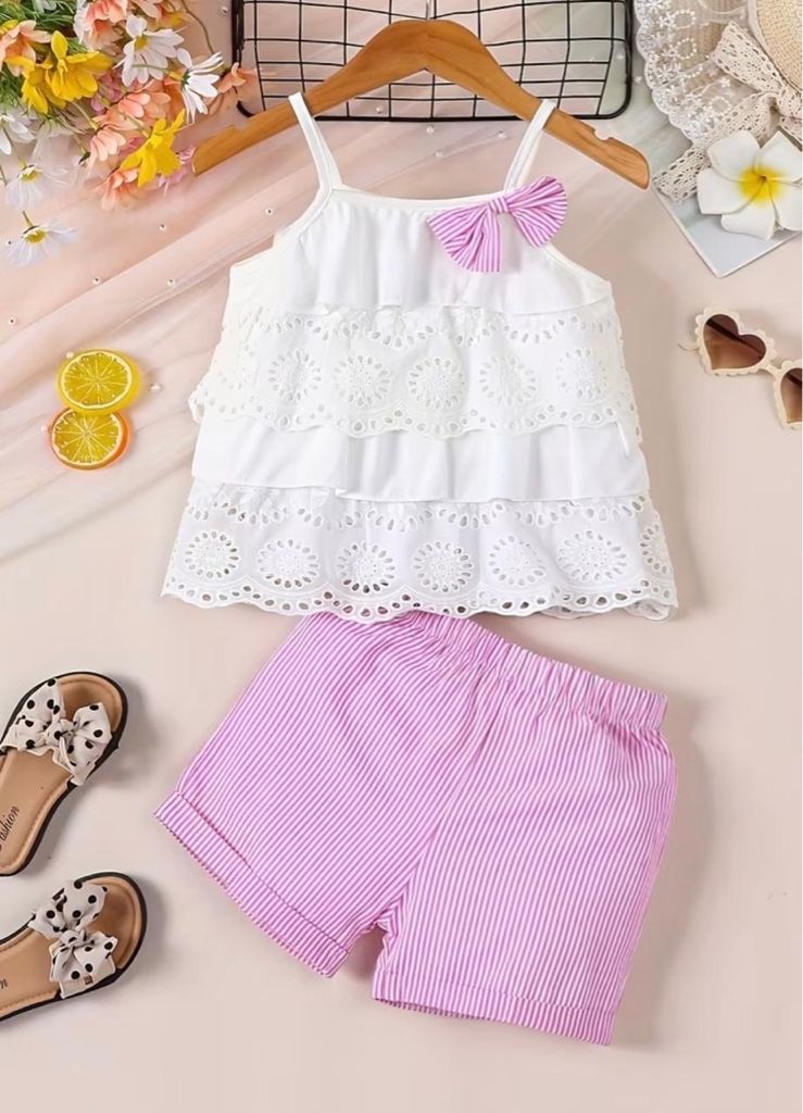 Conjunto blanco y rosado