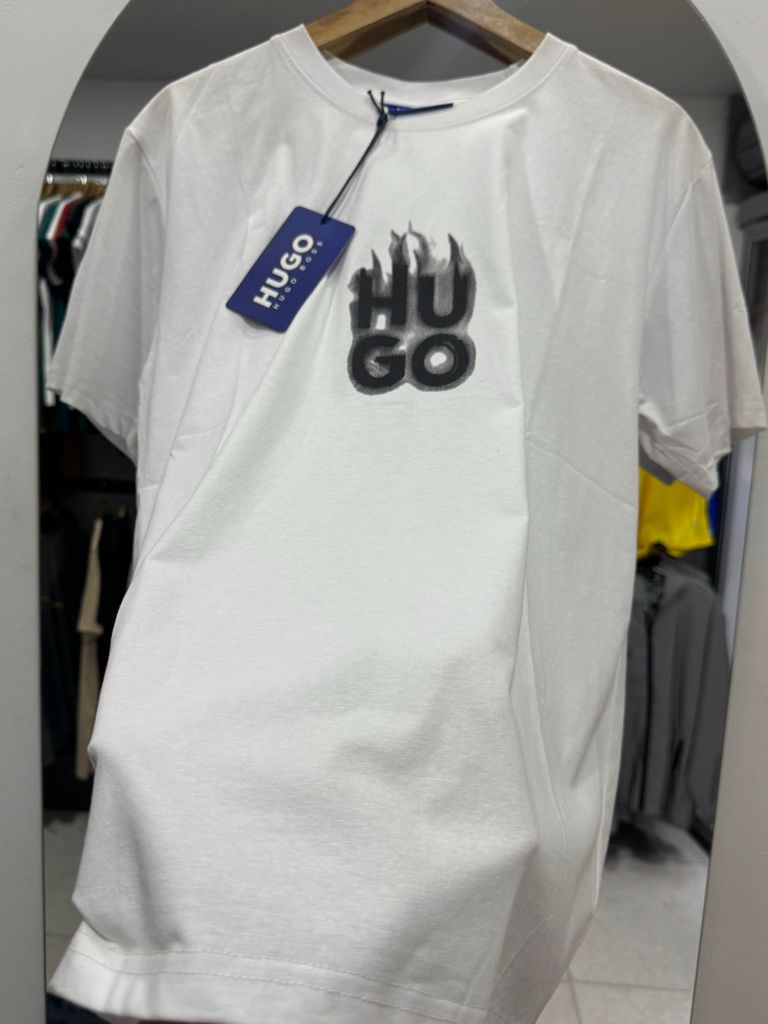 1.1 Hugo camiseta blanca
