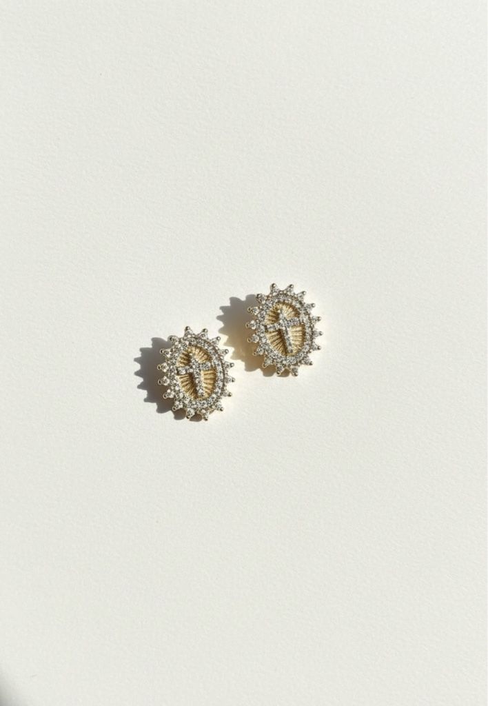 Aretes dorados con piedras