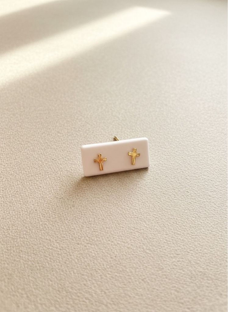 Aretes cruz dorados