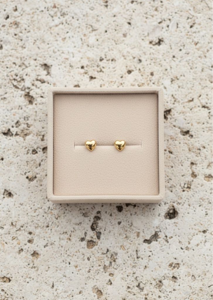 Aretes corazon dorados
