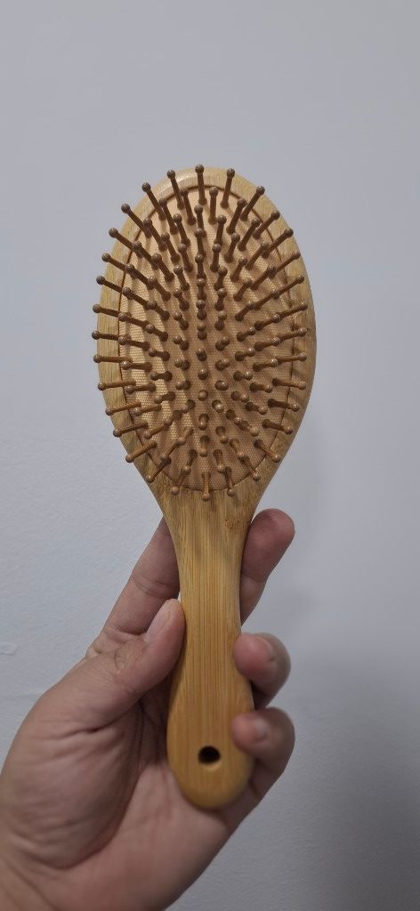 Cepillo de bambu