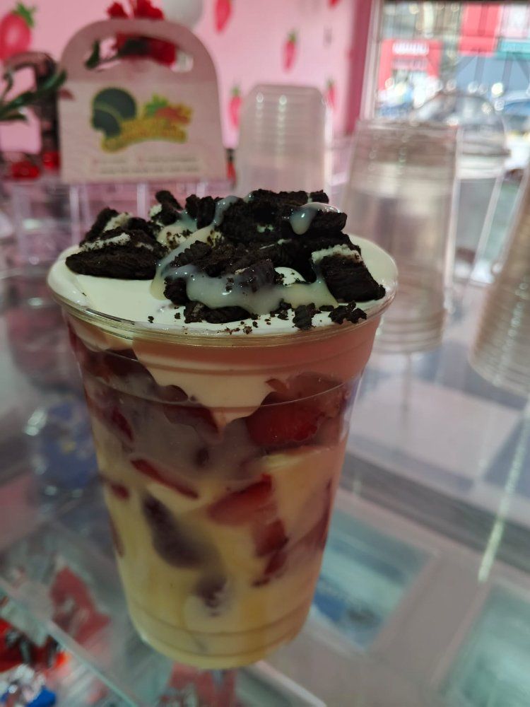 FRESAS CON CREMA 12 ONZAS
