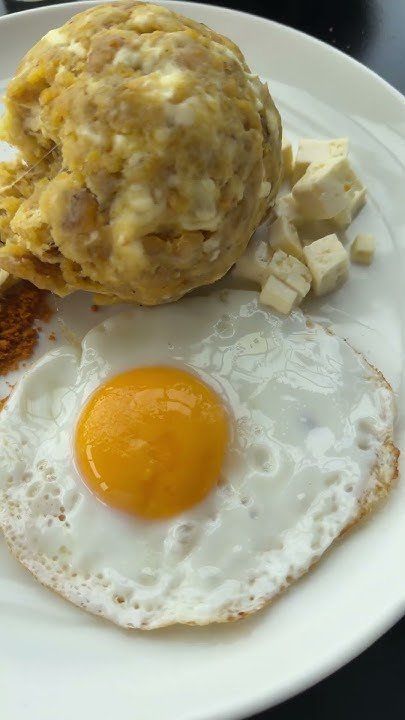 BOLÓN DE QUESO CON HUEVO